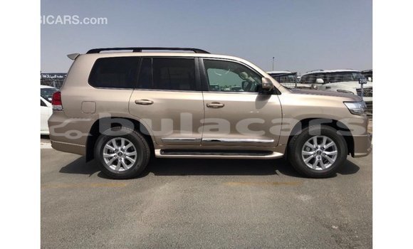 Buy Import Toyota Land Cruiser Other Car in Import - Dubai in Central Buy Import Toyota Land Cruiser Other Car in Import - Dubai in Central
