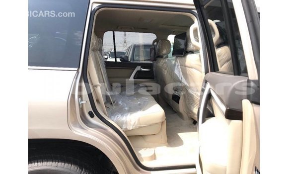Buy Import Toyota Land Cruiser Other Car in Import - Dubai in Central Buy Import Toyota Land Cruiser Other Car in Import - Dubai in Central