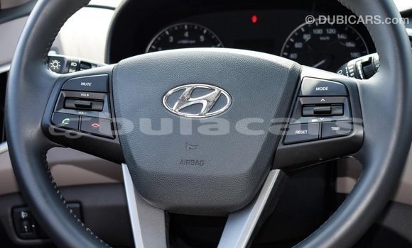 Buy Import Hyundai Creta Beige Car in Import - Dubai in Central Buy Import Hyundai Creta Beige Car in Import - Dubai in Central