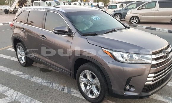 Buy Import Toyota Highlander Grey Car in Import - Dubai in Central Buy Import Toyota Highlander Grey Car in Import - Dubai in Central