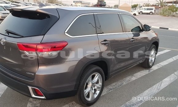 Buy Import Toyota Highlander Grey Car in Import - Dubai in Central Buy Import Toyota Highlander Grey Car in Import - Dubai in Central