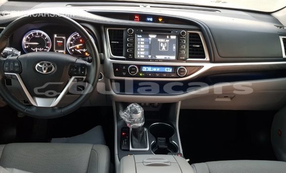 Buy Import Toyota Highlander Grey Car in Import - Dubai in Central Buy Import Toyota Highlander Grey Car in Import - Dubai in Central