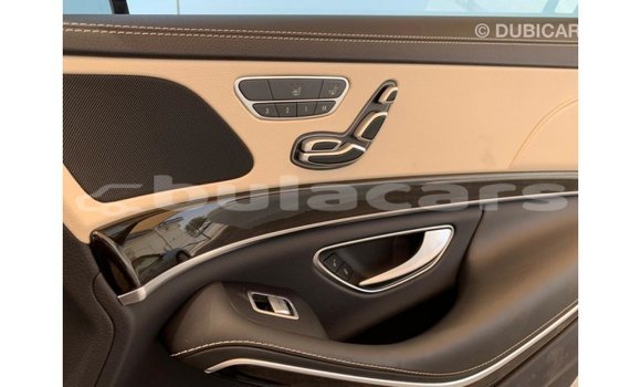 Acheter Import Voiture Mercedes-Benz 190 Blanc à Import - Dubai, Central Acheter Import Voiture Mercedes-Benz 190 Blanc à Import - Dubai, Central