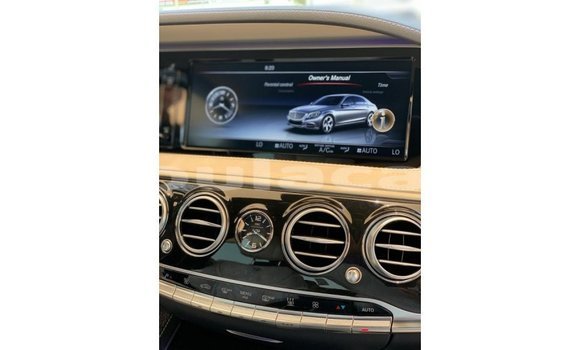 Acheter Import Voiture Mercedes-Benz 190 Blanc à Import - Dubai, Central Acheter Import Voiture Mercedes-Benz 190 Blanc à Import - Dubai, Central