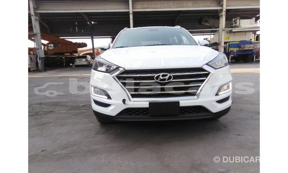 Buy Import Hyundai Tucson White Car in Import - Dubai in Central Buy Import Hyundai Tucson White Car in Import - Dubai in Central