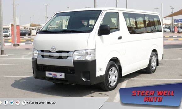 Acheter Import Voiture Toyota Hiace Blanc à Import - Dubai, Central Acheter Import Voiture Toyota Hiace Blanc à Import - Dubai, Central