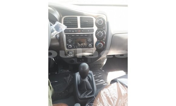 Buy Import Kia Carens White Car in Import - Dubai in Central Buy Import Kia Carens White Car in Import - Dubai in Central