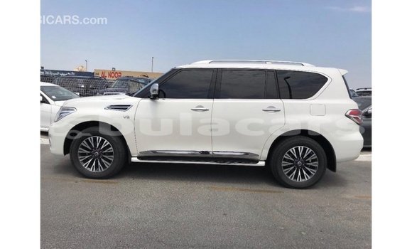 Buy Import Nissan Patrol White Car in Import - Dubai in Central Buy Import Nissan Patrol White Car in Import - Dubai in Central
