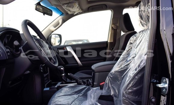 Acheter Import Voiture Toyota Land Cruiser Noir à Import - Dubai, Central Acheter Import Voiture Toyota Land Cruiser Noir à Import - Dubai, Central