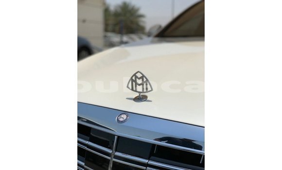 Acheter Import Voiture Mercedes-Benz 190 Blanc à Import - Dubai, Central Acheter Import Voiture Mercedes-Benz 190 Blanc à Import - Dubai, Central