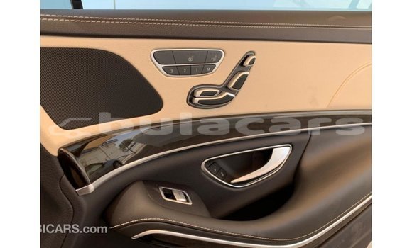 Acheter Import Voiture Mercedes-Benz 190 Blanc à Import - Dubai, Central Acheter Import Voiture Mercedes-Benz 190 Blanc à Import - Dubai, Central