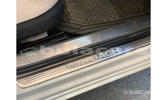 Acheter Import Voiture Mercedes-Benz 190 Blanc à Import - Dubai, Central Acheter Import Voiture Mercedes-Benz 190 Blanc à Import - Dubai, Central