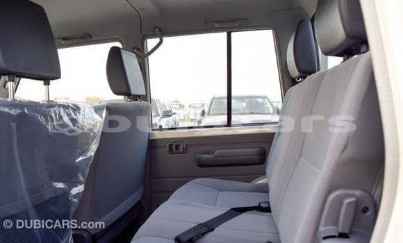 Buy Import Toyota Land Cruiser White Car in Import - Dubai in Central Buy Import Toyota Land Cruiser White Car in Import - Dubai in Central