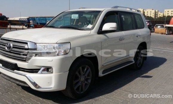 Buy Import Toyota Land Cruiser White Car in Import - Dubai in Central Buy Import Toyota Land Cruiser White Car in Import - Dubai in Central