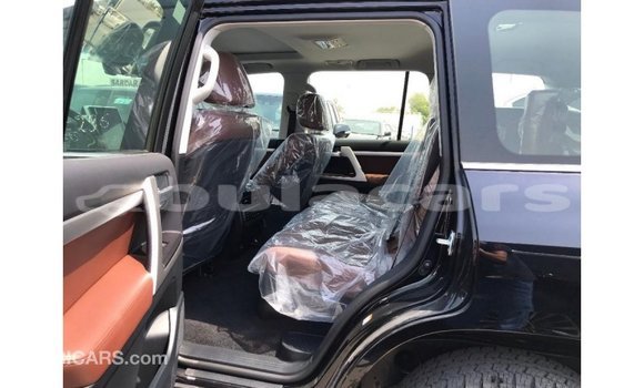 Acheter Import Voiture Toyota Land Cruiser Noir à Import - Dubai, Central Acheter Import Voiture Toyota Land Cruiser Noir à Import - Dubai, Central