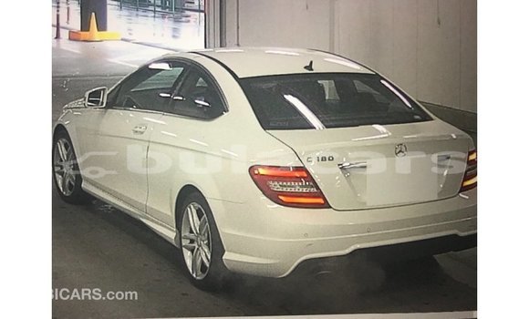 Buy Import Mercedes-Benz 190 White Car in Import - Dubai in Central Buy Import Mercedes-Benz 190 White Car in Import - Dubai in Central