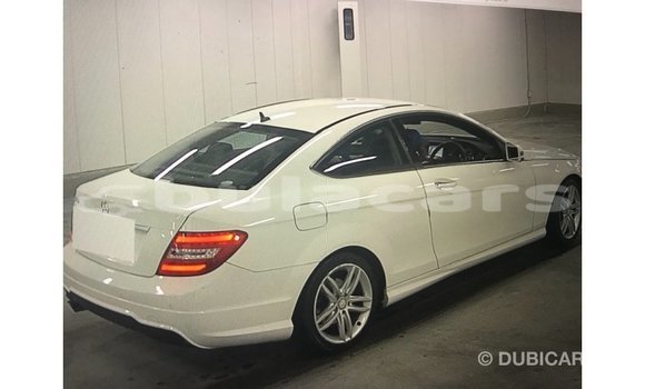 Buy Import Mercedes-Benz 190 White Car in Import - Dubai in Central Buy Import Mercedes-Benz 190 White Car in Import - Dubai in Central