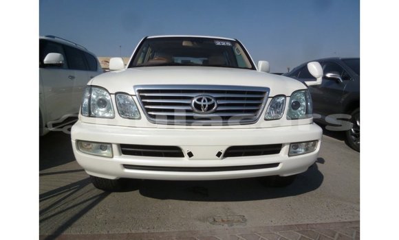 Buy Import Toyota Land Cruiser White Car in Import - Dubai in Central Buy Import Toyota Land Cruiser White Car in Import - Dubai in Central