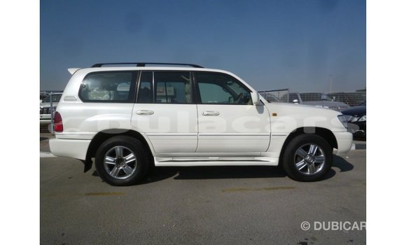 Buy Import Toyota Land Cruiser White Car in Import - Dubai in Central Buy Import Toyota Land Cruiser White Car in Import - Dubai in Central