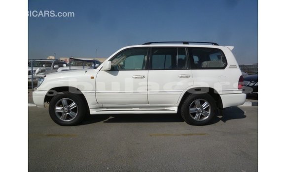 Buy Import Toyota Land Cruiser White Car in Import - Dubai in Central Buy Import Toyota Land Cruiser White Car in Import - Dubai in Central