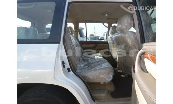 Buy Import Toyota Land Cruiser White Car in Import - Dubai in Central Buy Import Toyota Land Cruiser White Car in Import - Dubai in Central
