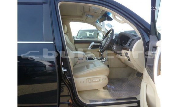 Buy Import Toyota Land Cruiser Black Car in Import - Dubai in Central Buy Import Toyota Land Cruiser Black Car in Import - Dubai in Central