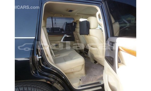 Buy Import Toyota Land Cruiser Black Car in Import - Dubai in Central Buy Import Toyota Land Cruiser Black Car in Import - Dubai in Central