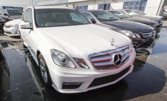 Buy Import Mercedes-Benz 200 White Car in Import - Dubai in Central Buy Import Mercedes-Benz 200 White Car in Import - Dubai in Central