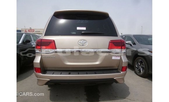 Buy Import Toyota Land Cruiser Other Car in Import - Dubai in Central Buy Import Toyota Land Cruiser Other Car in Import - Dubai in Central