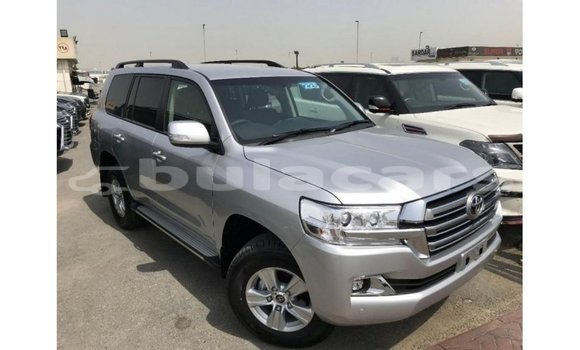 Acheter Import Voiture Toyota Land Cruiser Gris à Import - Dubai, Central Acheter Import Voiture Toyota Land Cruiser Gris à Import - Dubai, Central