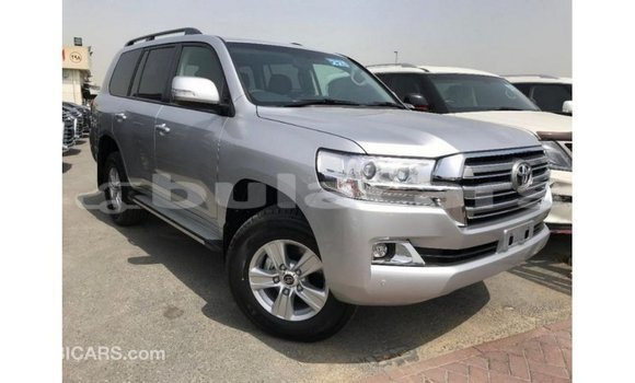 Acheter Import Voiture Toyota Land Cruiser Gris à Import - Dubai, Central Acheter Import Voiture Toyota Land Cruiser Gris à Import - Dubai, Central