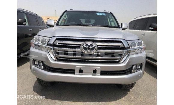 Acheter Import Voiture Toyota Land Cruiser Gris à Import - Dubai, Central Acheter Import Voiture Toyota Land Cruiser Gris à Import - Dubai, Central
