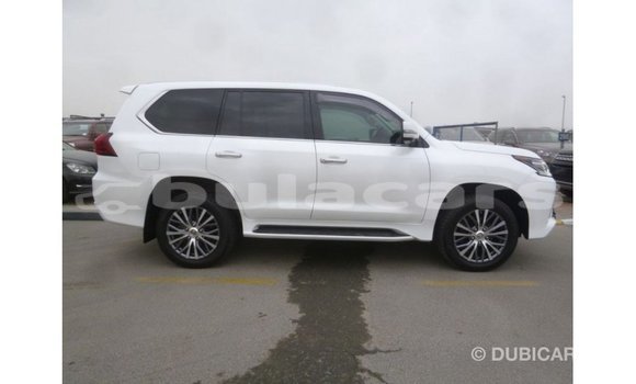 Acheter Import Voiture Lexus LX Blanc à Import - Dubai, Central Acheter Import Voiture Lexus LX Blanc à Import - Dubai, Central