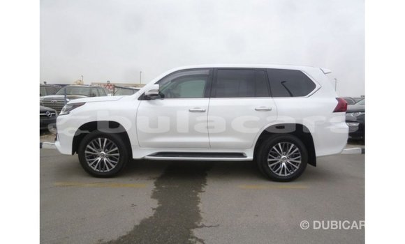 Acheter Import Voiture Lexus LX Blanc à Import - Dubai, Central Acheter Import Voiture Lexus LX Blanc à Import - Dubai, Central