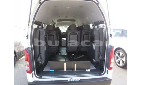Buy Import Toyota Hiace White Car in Import - Dubai in Central Buy Import Toyota Hiace White Car in Import - Dubai in Central