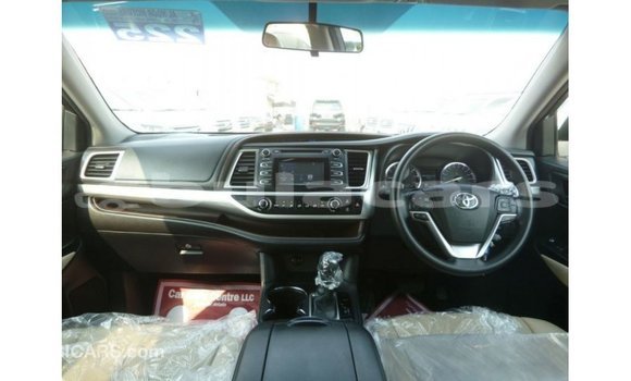 Buy Import Toyota Kluger White Car in Import - Dubai in Central Buy Import Toyota Kluger White Car in Import - Dubai in Central
