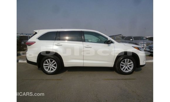 Buy Import Toyota Kluger White Car in Import - Dubai in Central Buy Import Toyota Kluger White Car in Import - Dubai in Central
