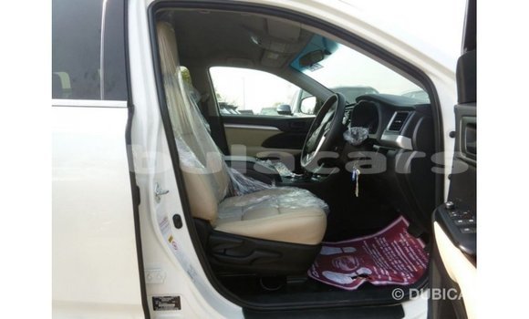 Buy Import Toyota Kluger White Car in Import - Dubai in Central Buy Import Toyota Kluger White Car in Import - Dubai in Central