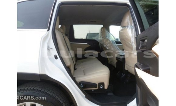 Buy Import Toyota Kluger White Car in Import - Dubai in Central Buy Import Toyota Kluger White Car in Import - Dubai in Central