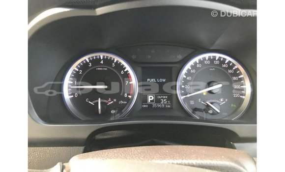 Buy Import Toyota Kluger White Car in Import - Dubai in Central Buy Import Toyota Kluger White Car in Import - Dubai in Central