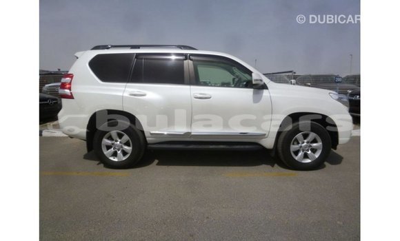 Acheter Import Voiture Toyota Prado Blanc à Import - Dubai, Central Acheter Import Voiture Toyota Prado Blanc à Import - Dubai, Central