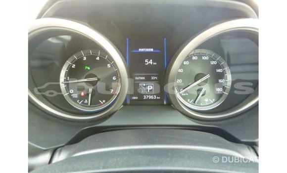 Acheter Import Voiture Toyota Prado Blanc à Import - Dubai, Central Acheter Import Voiture Toyota Prado Blanc à Import - Dubai, Central