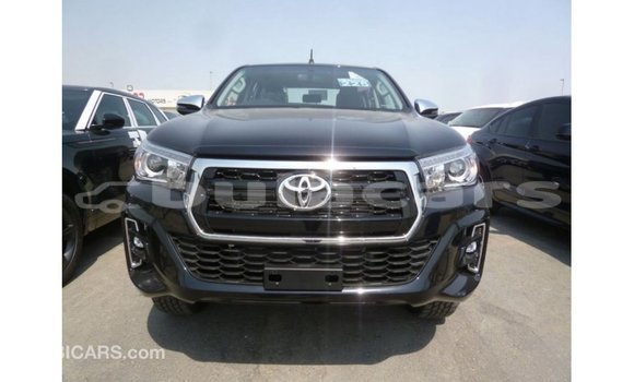 Acheter Import Voiture Toyota Hilux Noir à Import - Dubai, Central Acheter Import Voiture Toyota Hilux Noir à Import - Dubai, Central
