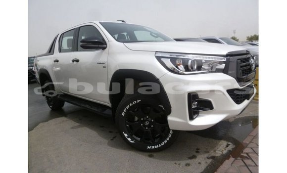 Buy Import Toyota Hilux White Car in Import - Dubai in Central Buy Import Toyota Hilux White Car in Import - Dubai in Central