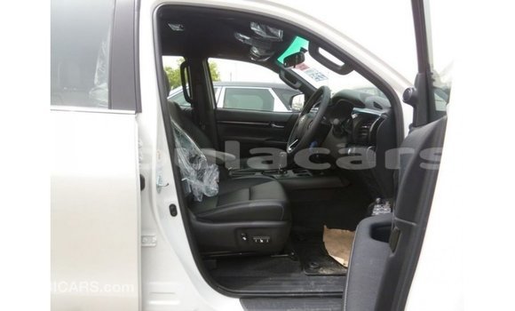Buy Import Toyota Hilux White Car in Import - Dubai in Central Buy Import Toyota Hilux White Car in Import - Dubai in Central
