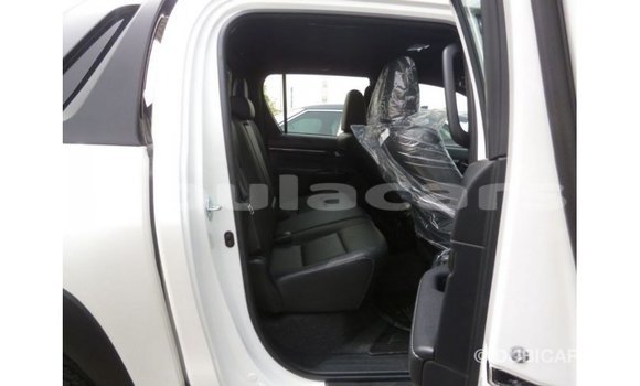 Buy Import Toyota Hilux White Car in Import - Dubai in Central Buy Import Toyota Hilux White Car in Import - Dubai in Central