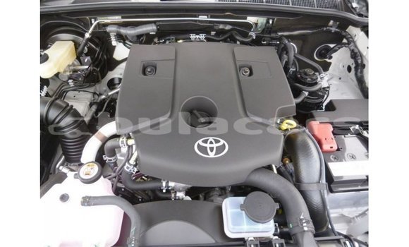 Buy Import Toyota Hilux White Car in Import - Dubai in Central Buy Import Toyota Hilux White Car in Import - Dubai in Central