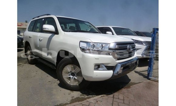 Buy Import Toyota Land Cruiser White Car in Import - Dubai in Central Buy Import Toyota Land Cruiser White Car in Import - Dubai in Central