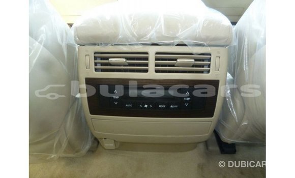 Buy Import Toyota Land Cruiser White Car in Import - Dubai in Central Buy Import Toyota Land Cruiser White Car in Import - Dubai in Central