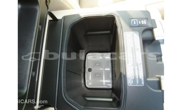 Acheter Import Voiture Toyota Land Cruiser Noir à Import - Dubai, Central Acheter Import Voiture Toyota Land Cruiser Noir à Import - Dubai, Central